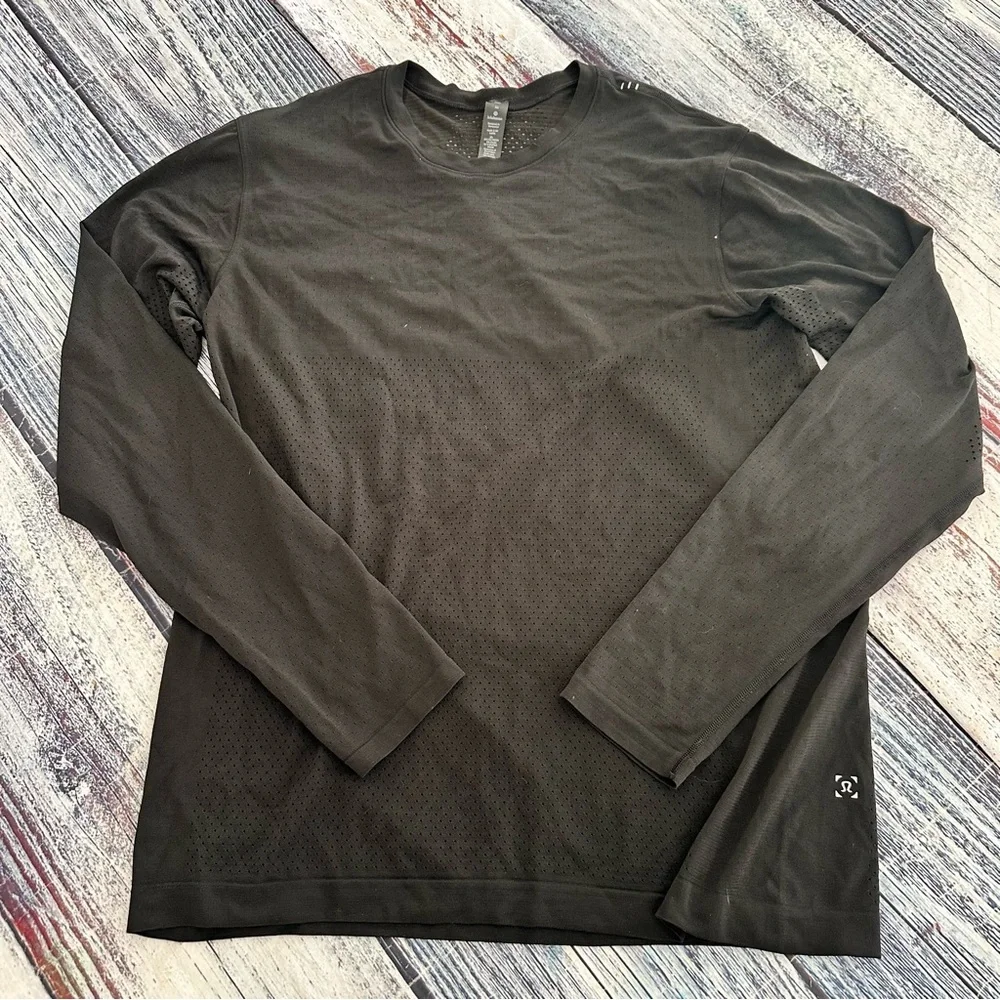 Lululemon Women’s Black Long-Sleeve Performance Top